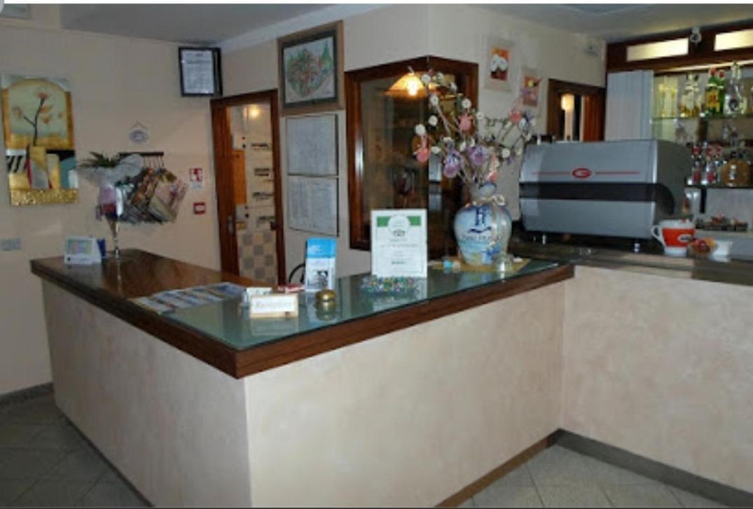 Hotel Franca Misano Adriatico Ngoại thất bức ảnh